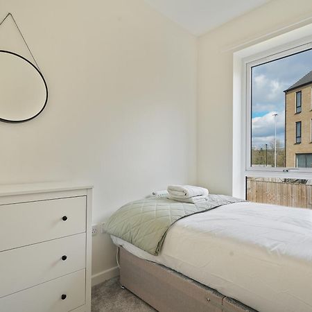 Mersey Way, Spacious 3 Bed Home, Close To Sheffield City Centre & Free Driveway Parking - Perfect For Workers, Groups & Families - Hosted By Stay Host Save Exterior photo