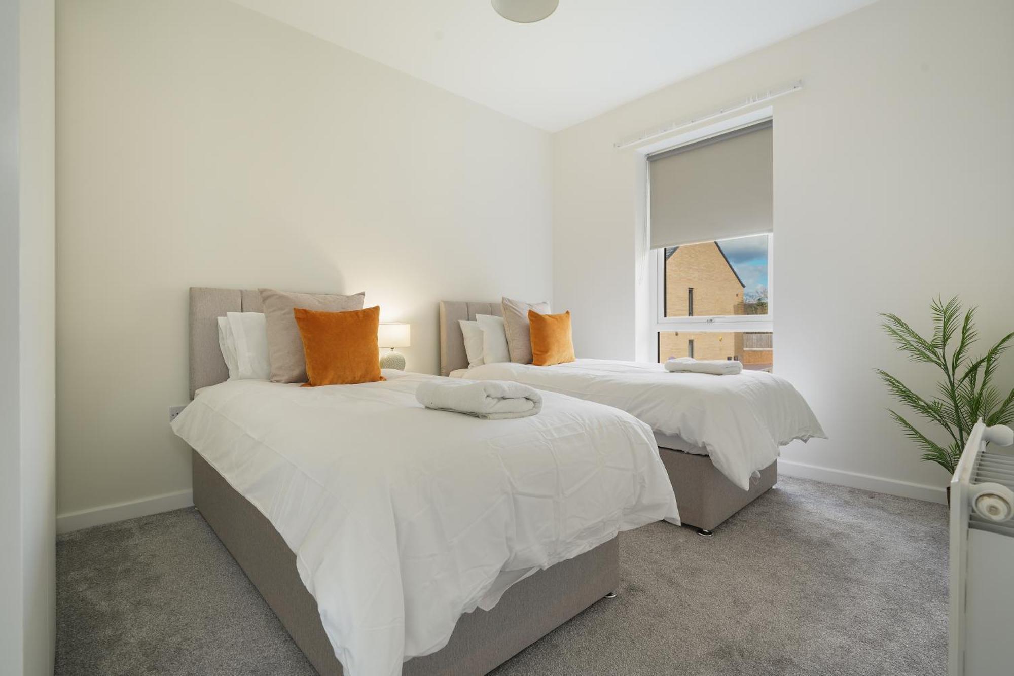 Mersey Way, Spacious 3 Bed Home, Close To Sheffield City Centre & Free Driveway Parking - Perfect For Workers, Groups & Families - Hosted By Stay Host Save Exterior photo