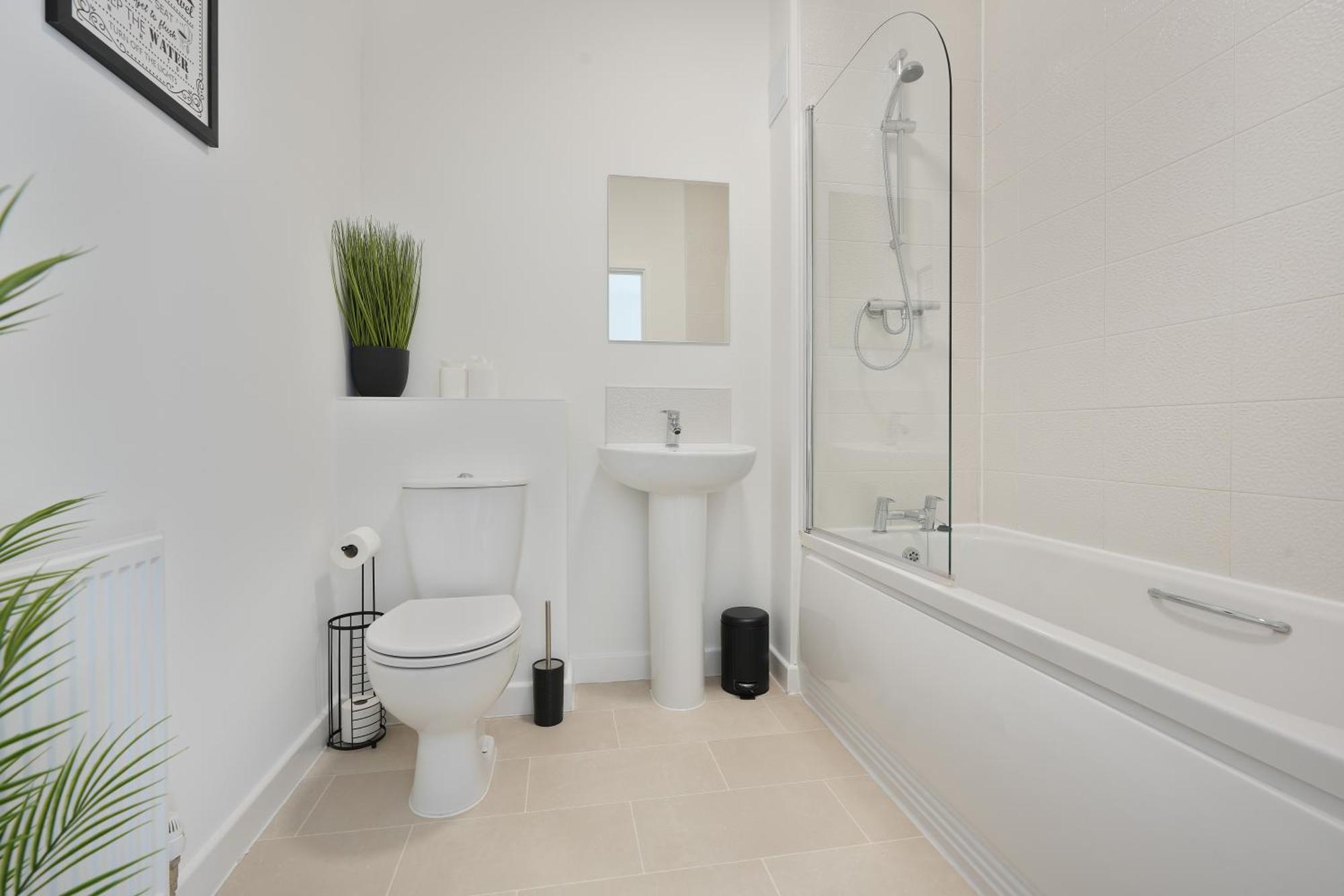 Mersey Way, Spacious 3 Bed Home, Close To Sheffield City Centre & Free Driveway Parking - Perfect For Workers, Groups & Families - Hosted By Stay Host Save Exterior photo